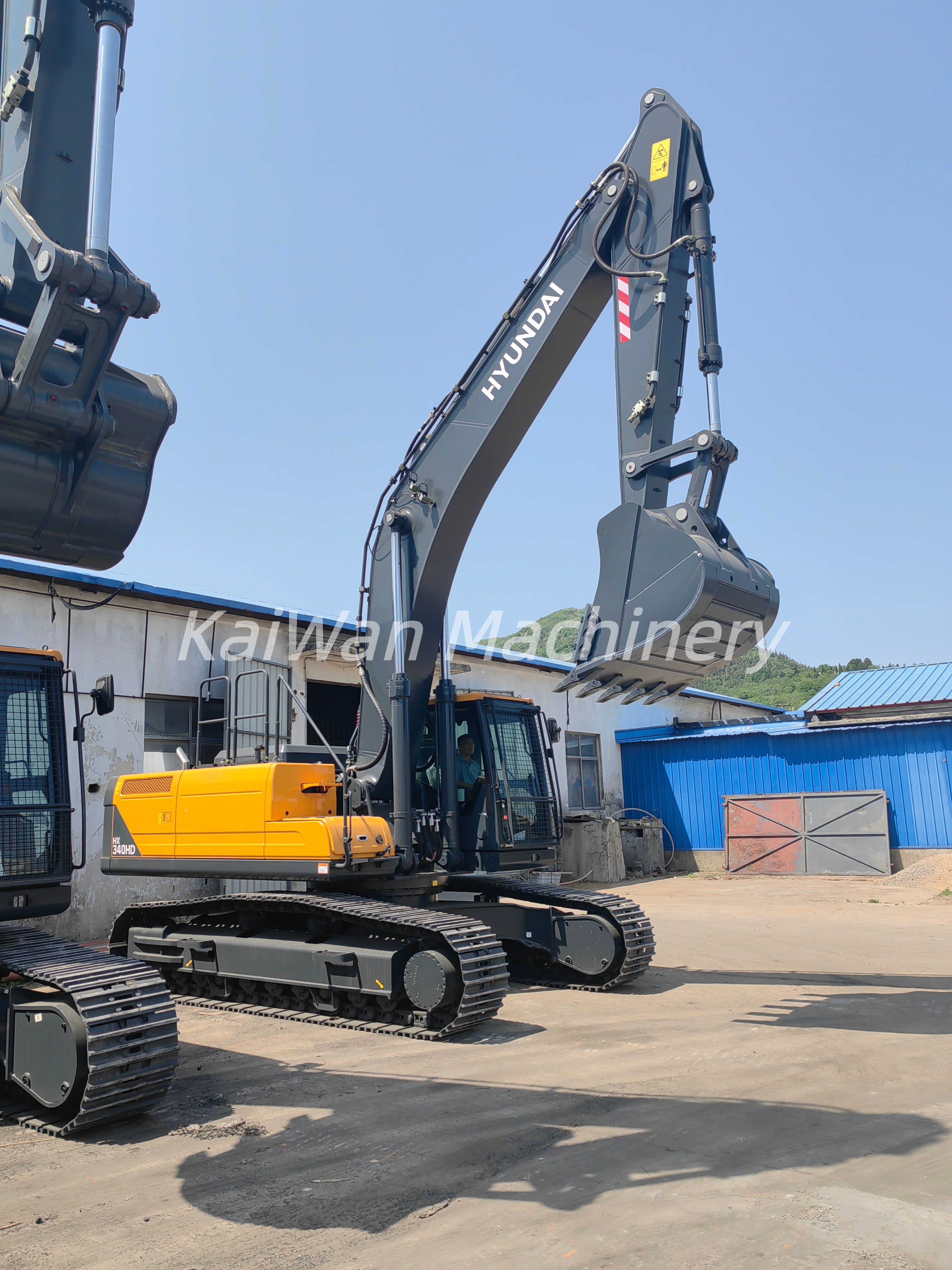New HYUNDAI HX340HD Excavator