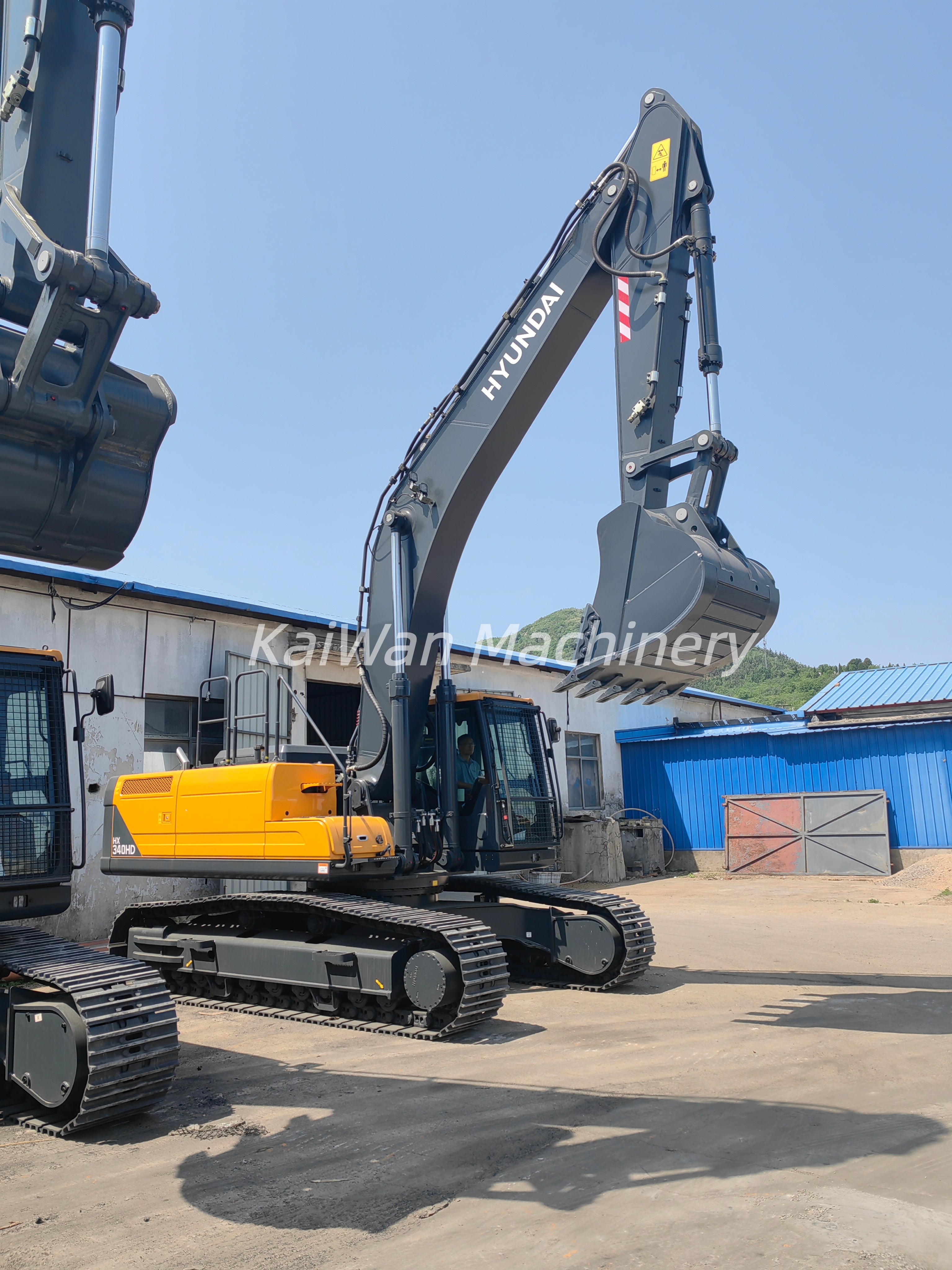 New HYUNDAI HX340HD Excavator