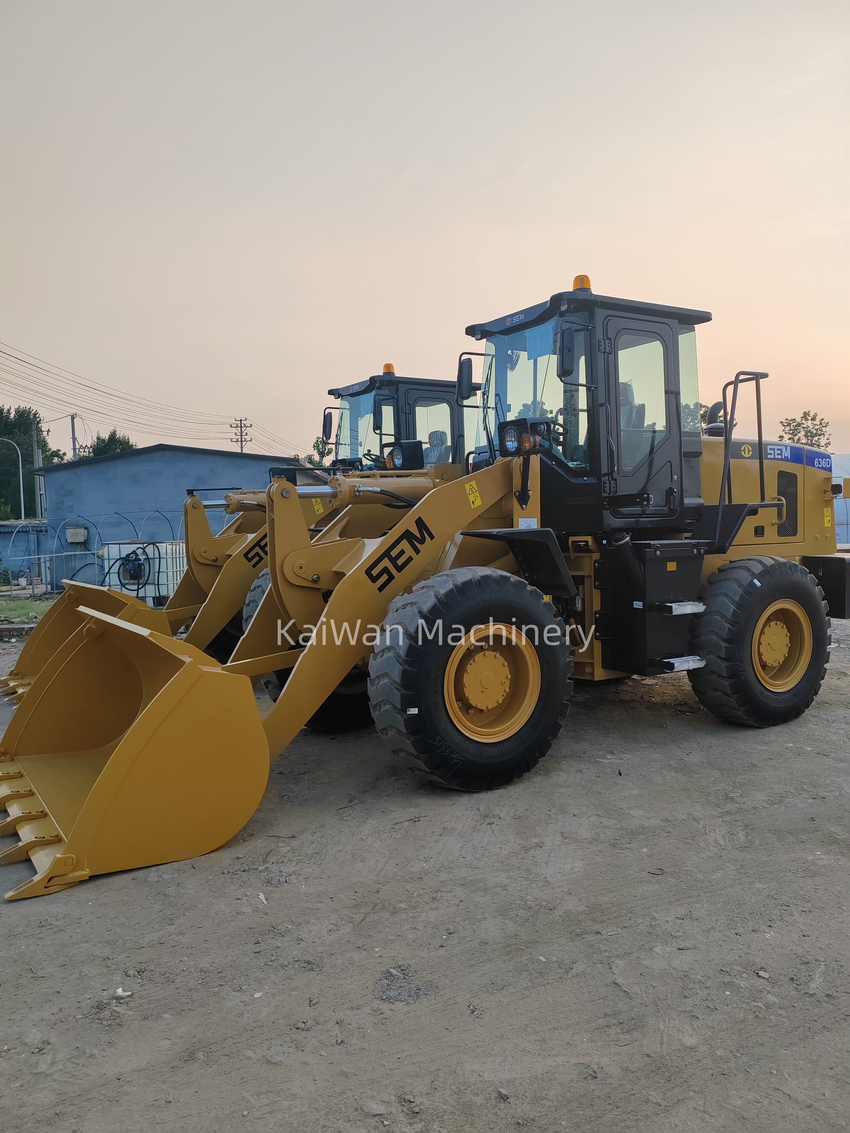 New SEM 636D Loader