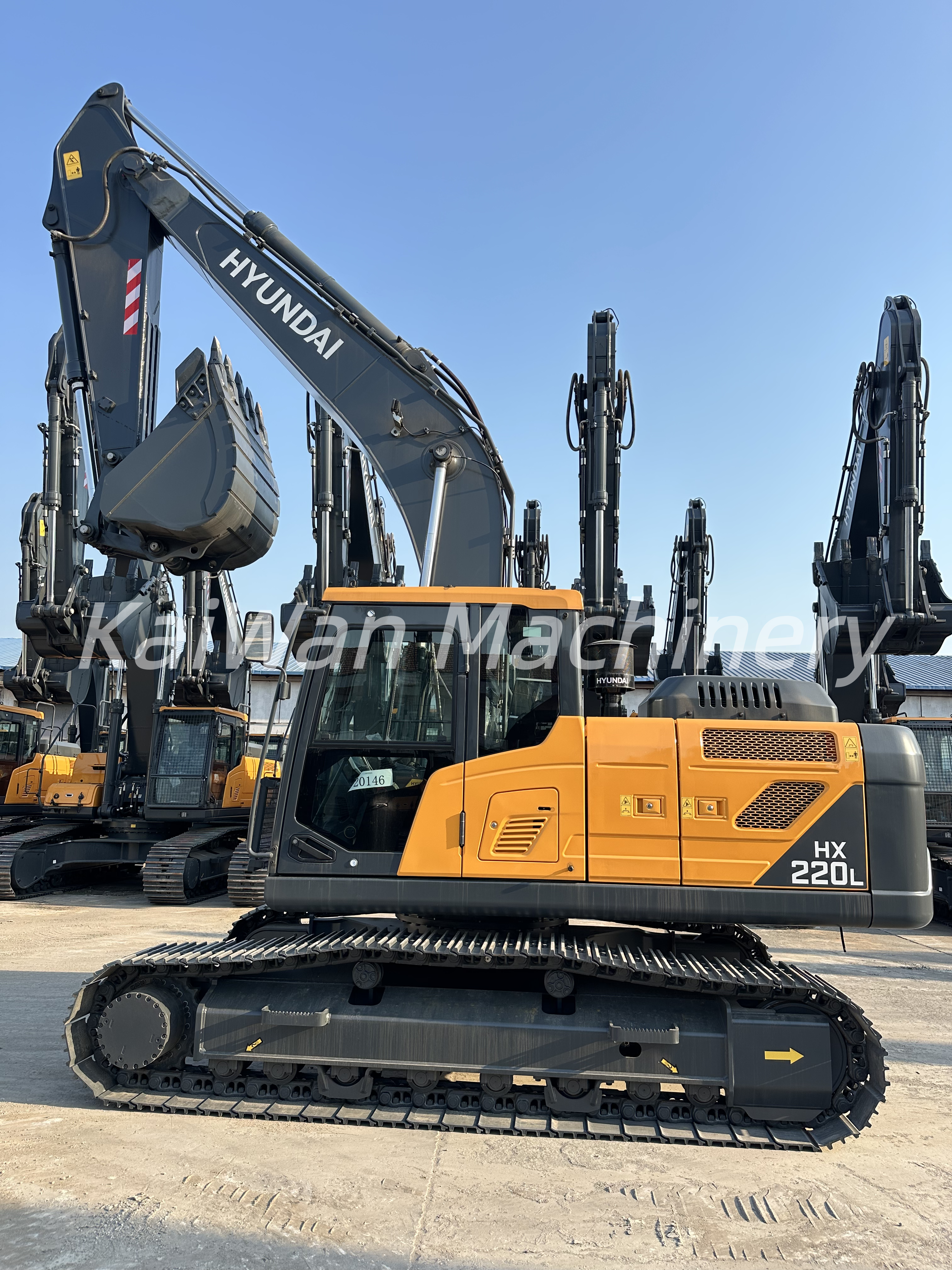 New HYUNDAI HX220L Excavator