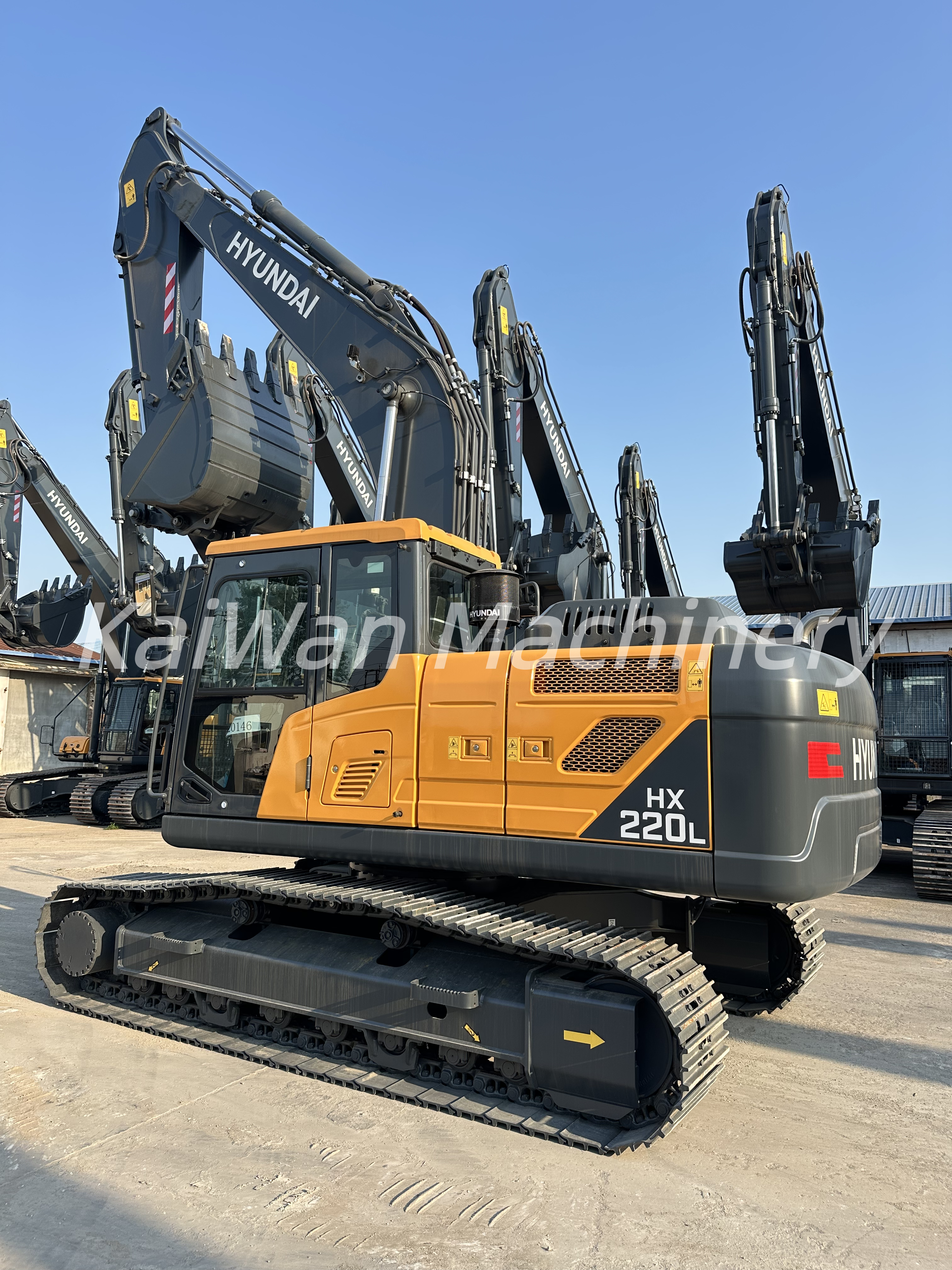 New HYUNDAI HX220L Excavator