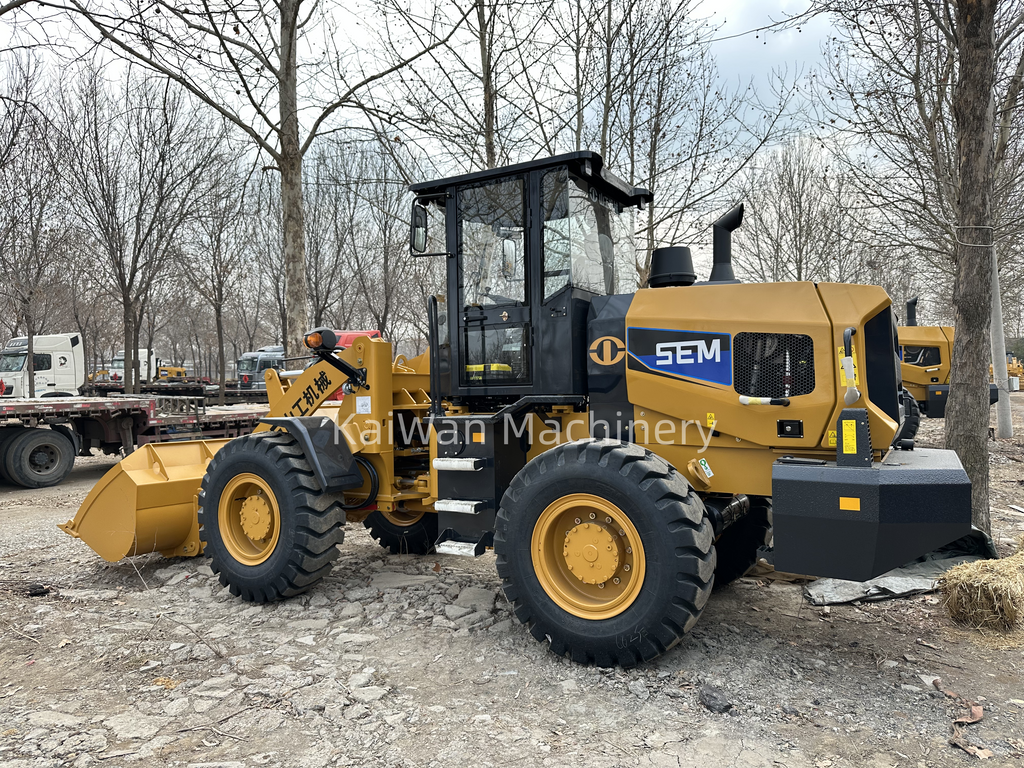 New SEM 636F Loader
